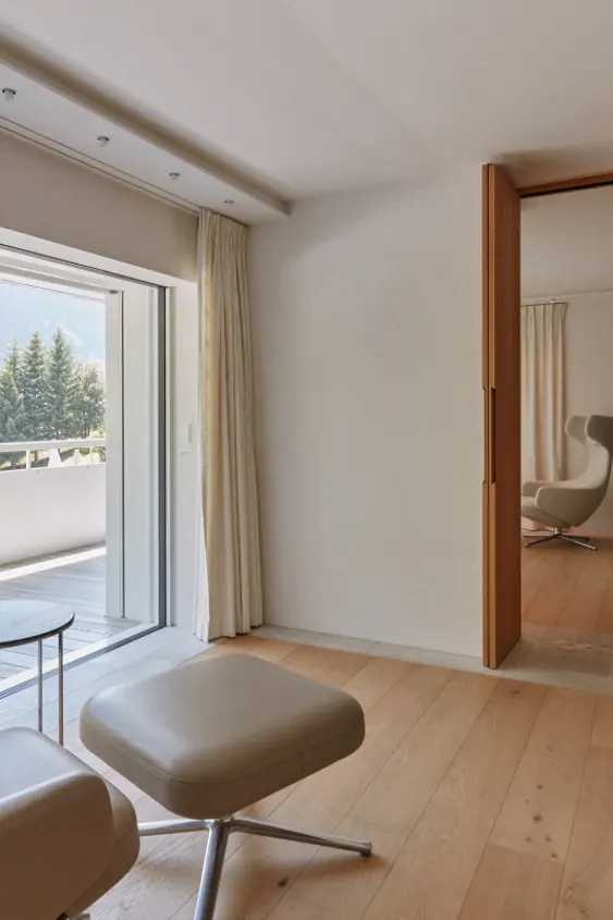 7132-hotel-scenic_retreats-vals-hotel-5s-spa_suite-summer